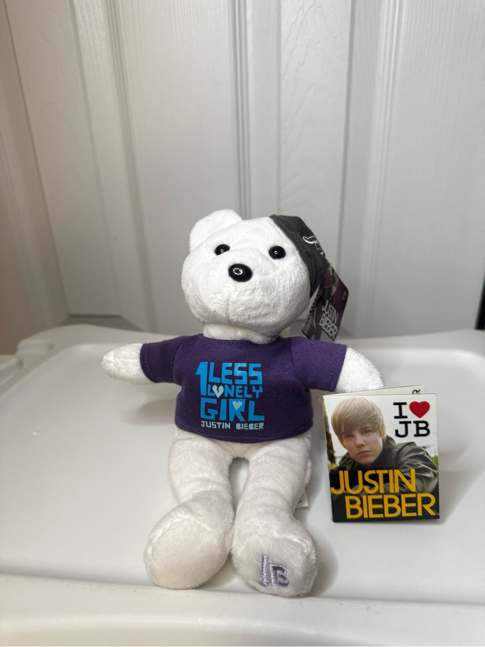 JUSTIN BIEBER ONE LESS LONELY GIRL BEAR 2010 RARE WITH TAG AND BOOKLET